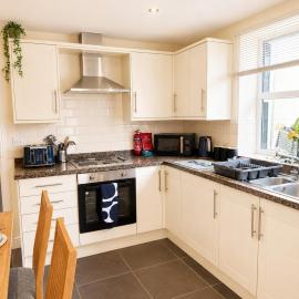 3BR Contractor Home with Driveway Parking for Business & Leisure