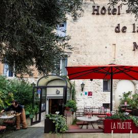 Hôtel La Muette, hotel din Arles