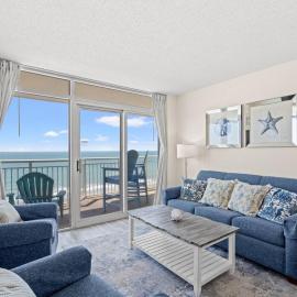 Bay Watch Resort 1032 - Direct Oceanfront Balcony with Pools and Lazy River, hotel a Myrtle Beach