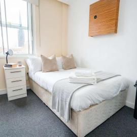 Cosy Studio in Central Coventry w Gym & Games Room