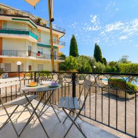 Hostdomus - La Bussola with pool