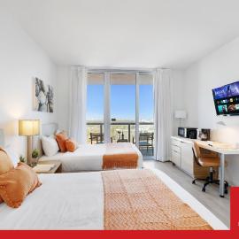Upper-Floor Studio Balcony Sleeps 4