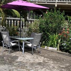 The Beachhouse Villa - 4 bedroom group space, hotel em Buccament