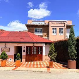 Hotel Boutique Villa Mercedes, מלון בסופו