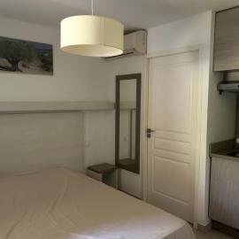 Le petit studio du Gard – hotel w mieście Remoulins
