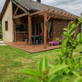 Chaleureux cottage en pleine nature, hotel in Signy-le-Petit
