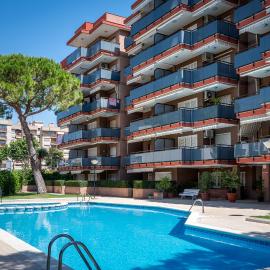 AT121 Con piscina y cerca de la playa