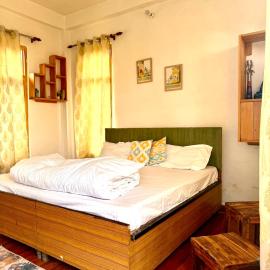House of BMF, hotel em Bir