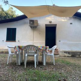 Medlar apartments, hotel in Zambrone
