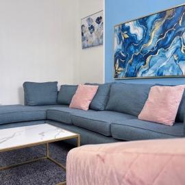 Borough Retreat 5BR Home, hotel in Middlesbrough