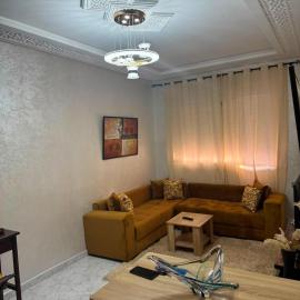 Cozy two bedroom apartment, hotel in Meknès