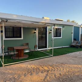 הבקתה של גדי, hotel in Kfar Yehezkel