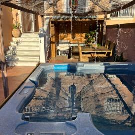 Bungalow en la Playa con Terraza Soleada, Jacuzzi, Solarium, Piscina comunitaria