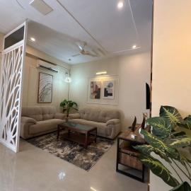 2BHK Villa in Noida for Family Events & Staycation, hotel din Noida