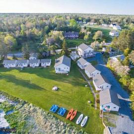 Hunts Point 2-BR Coastal Retreat - Cottage # 3, hotel a Summerville Centre