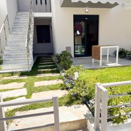 Paralia Ofriniou Oasis Apartment with Swimming Pool Access and Starlink WIFI, hotell sihtkohas Orfánion