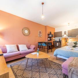 L'Annexe - Parking - Wi-Fi - Netflix - Métro - Train Station, hotel v destinaci Tourcoing