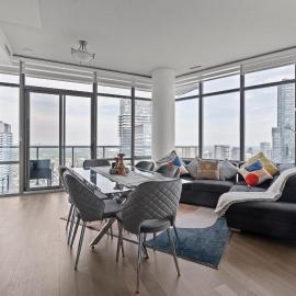 Spacious 2 Bedroom High Floor with Skyline View with Balcony in DT Toronto