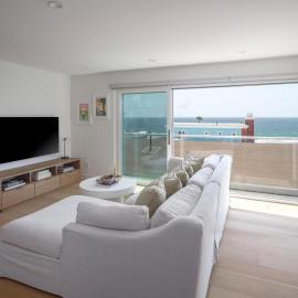 Renovated 2BR Steps from the Pacific with AC Parking
