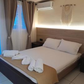 Leni, hotel din Ierissos
