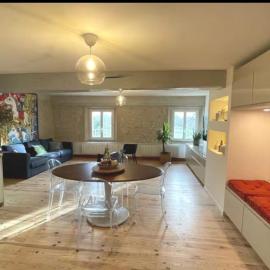 Very large apartment for 7 people