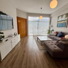 Departamento nuevo, lujoso y espacioso โรงแรมในCaraz