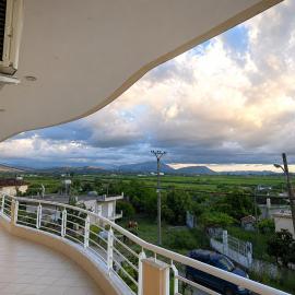 Villa Foiniki - Hariklia, hotel u gradu Finiq