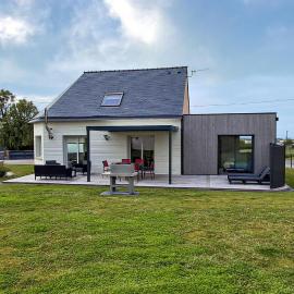 Beach Front Home In Ploudalmézeau With Wifi