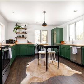 Woodland cottage, firepit, updated kitchen, hotel u gradu 'Cedar'