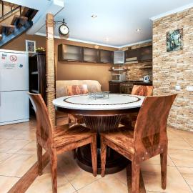 House Na Kurgannoy – hotel w mieście Czernihów