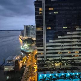 Departamento Privado frente al río - Puerto Santa Ana, hotel u gradu Gvajakil