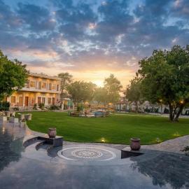 Kadamb Kuteer Hotel and Resort: Chhatikara şehrinde bir otel