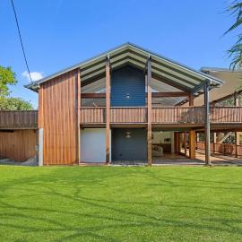 6 Karboora Drive - Luxury Holiday Home