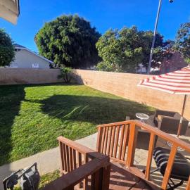Spacious Family Oasis - Parking & Fenced Yard