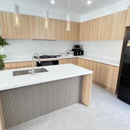 Modern 4BR Family Home in Wollert, VIC, hotel a Wollert