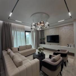 Iriya Luxury Apartments, hotel a Otinshi