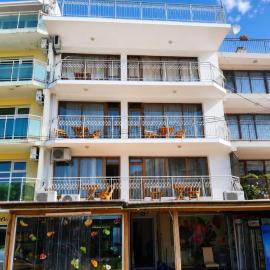 Къща за гости Уют, hotel in Sveti Vlas