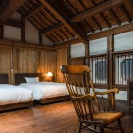 NIPPONIA HOTEL Ozu Castle Town, хотел в Ōzu