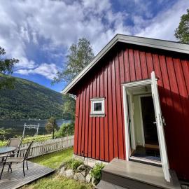Cozy cabin overlooking Tinnsjøen lake, khách sạn ở Fagerstrand