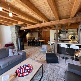 La Vilette 5 pièces 9 personnes dans maison de pays