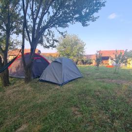The Nest Festival Camping, hotel en Bontida
