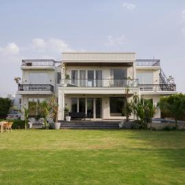 Saffronstays Olive Farms, Hotel in Mandkaula