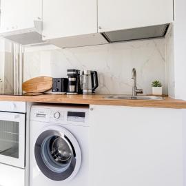 Deda Studio w. Smart TV · AC · washing machine