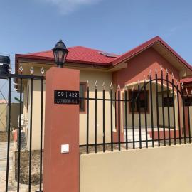 Elegant 2BR Home in Serene Lakeside Estate, Accra