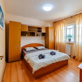 Walter Waves Private Apartment with Balcony and Self Check-In