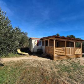 Mobile Home MEDITERRA, hotel in Pirovac