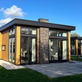 Bungalow aan Kagerplassen, Hotel in Oud-Ade