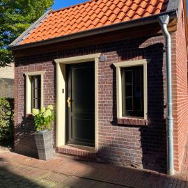 Lüttje Huus Emden- Tiny House zentral am Hafen & Otto Huus, хотел в Емден