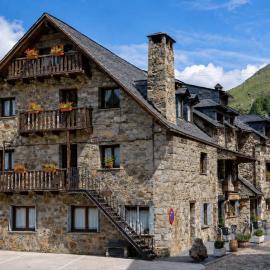 Hostal Rural Sant Climent - Habitacions i Apartaments, hotel en Taüll