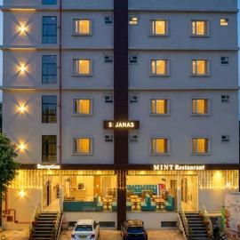 Hotel JANAS, готель у місті Тірупаті